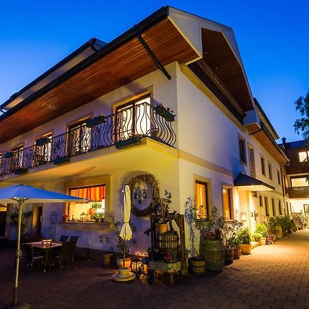 Pension Julia & Haus Elisabeth - Wallner'S Hofheuriger & Weinhof Mörbisch am See Exteriér fotografie